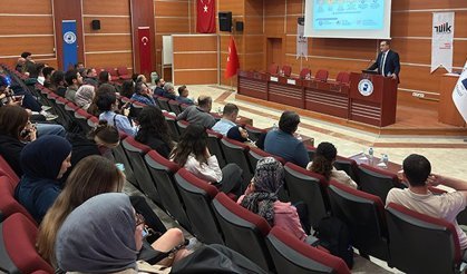 İİBF’de “Verinin İzinde Bir Asır” Konferansı Düzenlendi