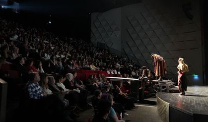 Uluslararası Tiyatro Festivali Denizli’ye Sanat Rüzgarı Estirdi