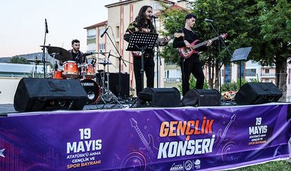 19 Mayıs Coşkusu Çameli’nde Gençlik Konseriyle Taçlandı