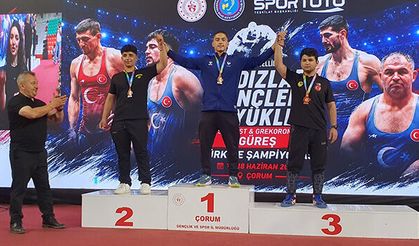 Denizlili güreşçi çifte şampiyonluk yaşadı