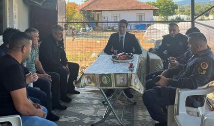 Kaymakam kaza geçiren öğrenciyi evinde ziyaret etti