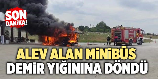 Denizli’de Alev Alan Minibüs Demir Yığınına Döndü