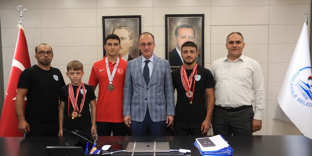 Pamukkale Belediyesporlu Güreşçilerden Başkan Örki’ye Ziyaret
