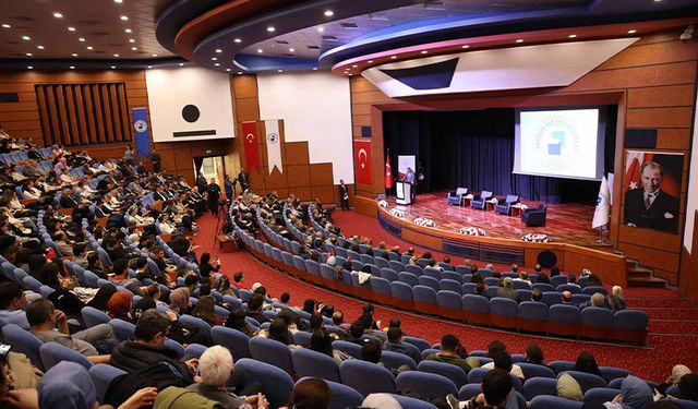 PAÜ’de “18 Mart Çanakkale Deniz Zaferi ve Yeniden Diriliş” Adlı Konferans Düzenlendi