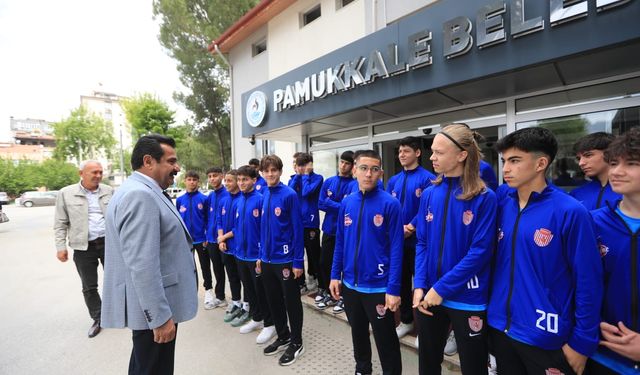 Dokuzkavaklarspor’un Gençleri Türkiye Şampiyonasına Uğurladı