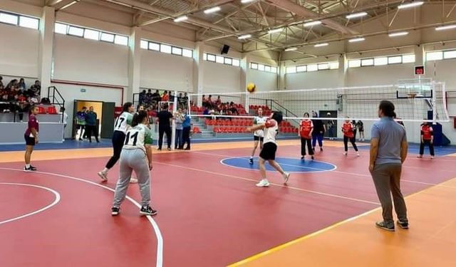 Çal Okul Sporları Voleybol Turnuvası Yapıldı