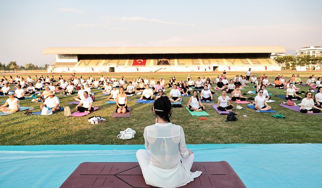 Kadınlar Dünya Yoga Gününü Kutladılar