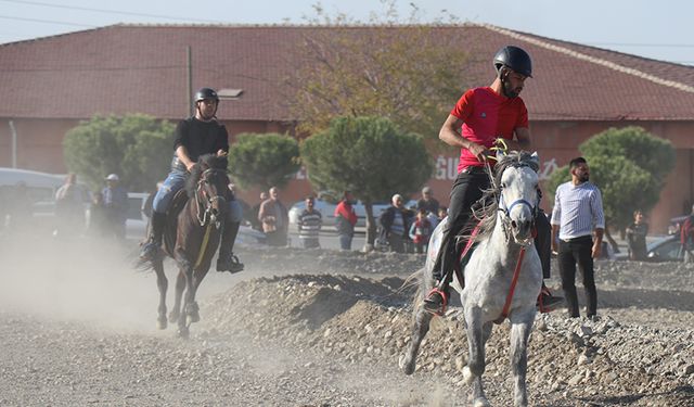 Rahvan atlar, Cumhuriyet için koştu