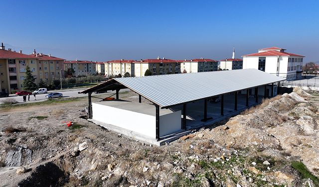 Pamukkale’de Kapalı Pazar Yerleri Tamamlanıyor