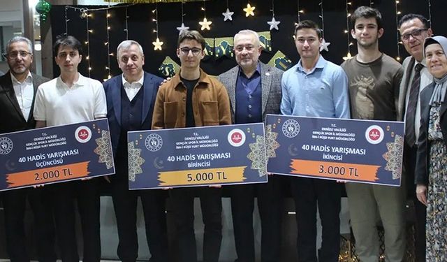 Hadis ezberleme yarışmasının kazananları ödüllendirildi