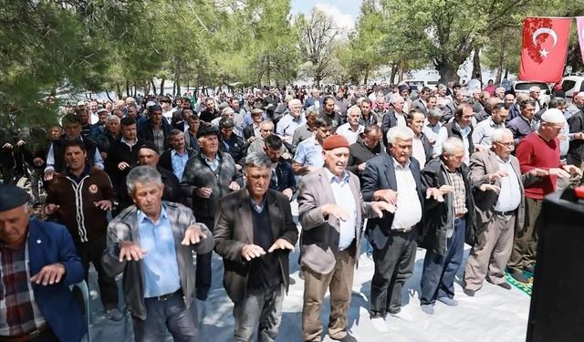 Denizli’de Çiftçi Yağmur Duasına Çıktı