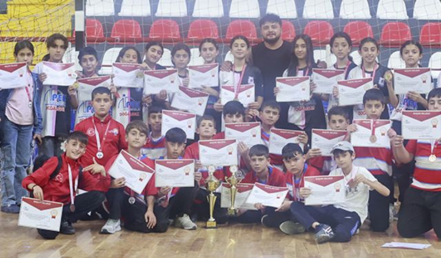 Kriket şampiyonası heyecanı Denizli’de yaşandı