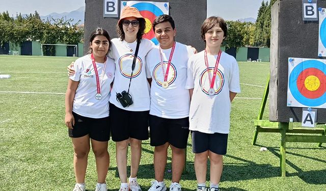Dereceye giren sporcular madalyalarını aldı