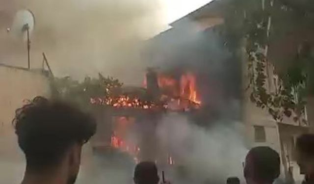 Tek katlı evde çıkan yangın mahalleliyi korkuttu