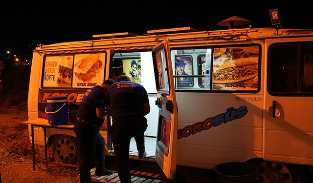 Zabıtadan seyyar satıcılara müdahale