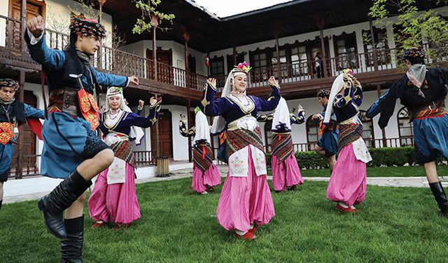 Merkezefendi’de halk oyunları kurs kayıtları başladı