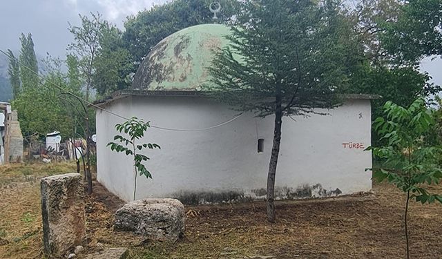 Teslim Abdal Türbesi çevresi yenilendi