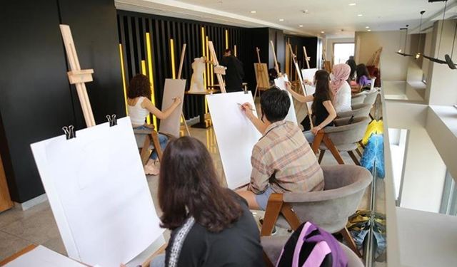 Yüzüncü Yıl Gençlik ve Yaşam Merkezi’nde Kurs Kayıtları Başladı