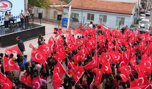 Denizli Büyükşehir, Cumhuriyet sevincini çocuklarla paylaşıyor