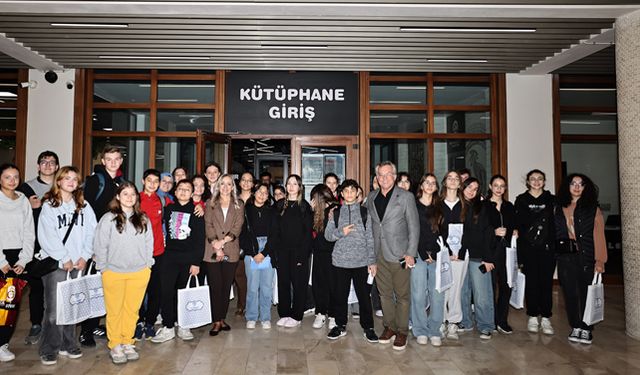 Kitap tutkunları Cumhuriyet’in 102. yılında bir araya geldi