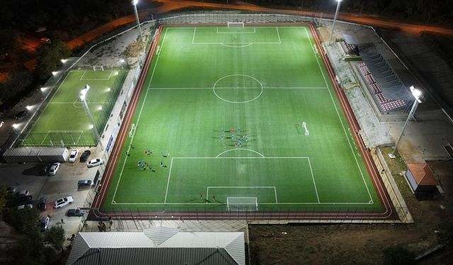 Başkarcı Futbol Sahası Yeni Yüzüyle Hizmete Açıldı