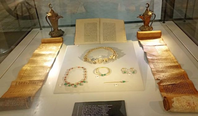 "Tarihin Yeniden Yorumu" sergisi ziyaretçilerini ağırlıyor