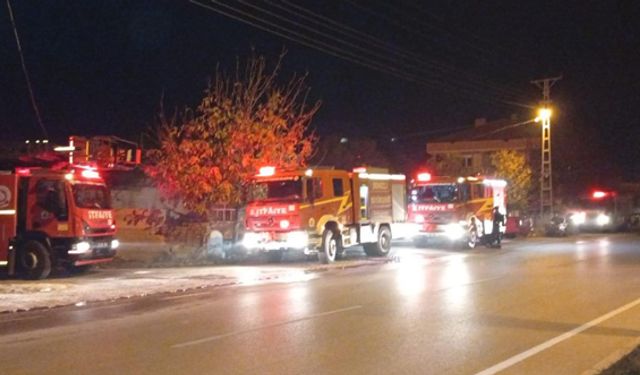 Tek katlı evdeki yangın korkuttu