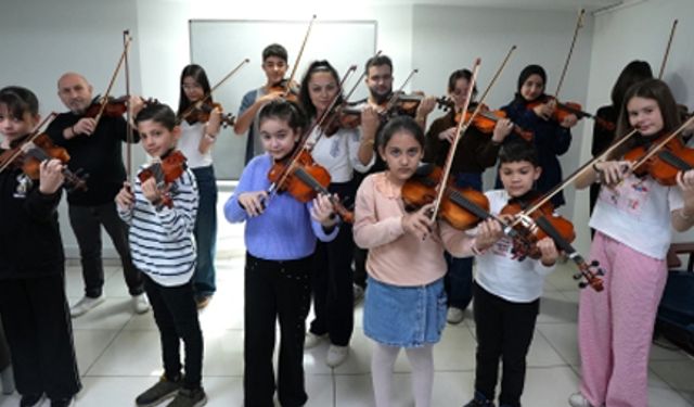 Kültür sanat kurslarıyla binlerce vatandaş yetenek kazanıyor