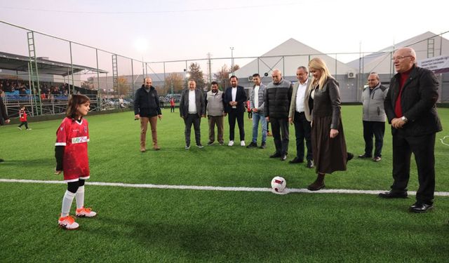 400 Minik futbolcu sahalarda