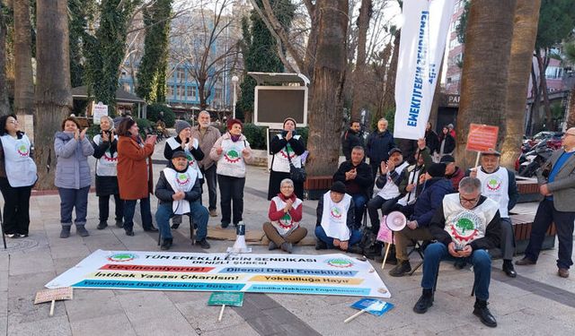 Emekliler alanları terk etmiyor