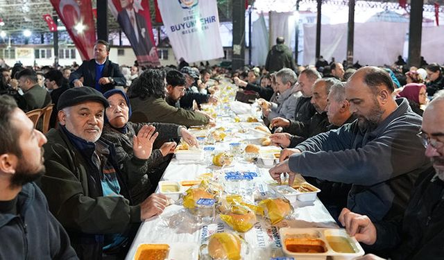Çavuşoğlu gönül sofralarında hemşehrileriyle buluşuyor