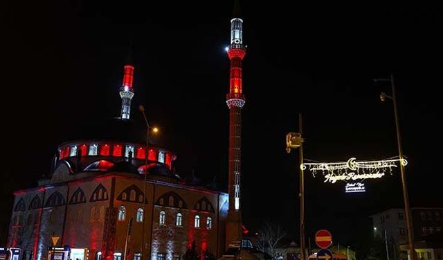 Denizli’de ramazan coşkusu ışıklarla taçlandı