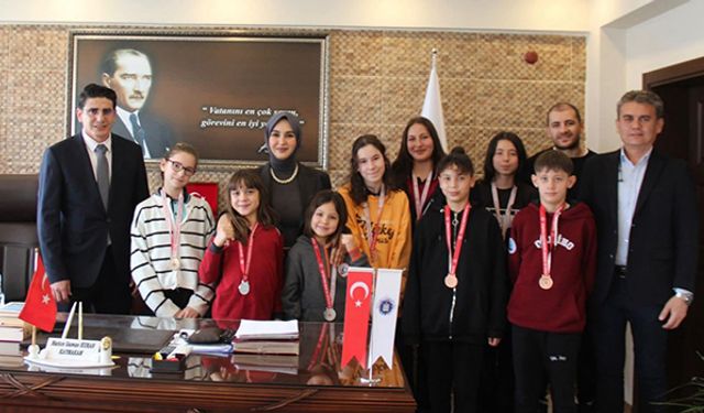 Madalya avcısı kızlar, Çal’ın gururu oldu