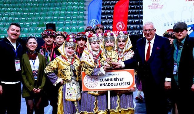 Halk oyunlarında okullar sahne aldı