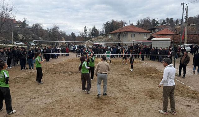 Çamlıbel’de Voleybol Turnuvası başladı