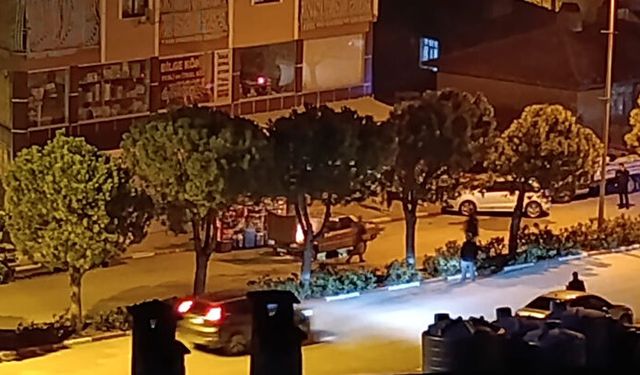 Kale’de seyir halindeki araç alev alev yandı