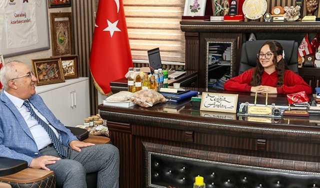 Çameli Belediye Başkanı koltuğunu Erva'ya bıraktı