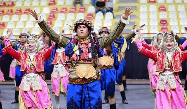 Buldan’da Halk Oyunları Şöleni