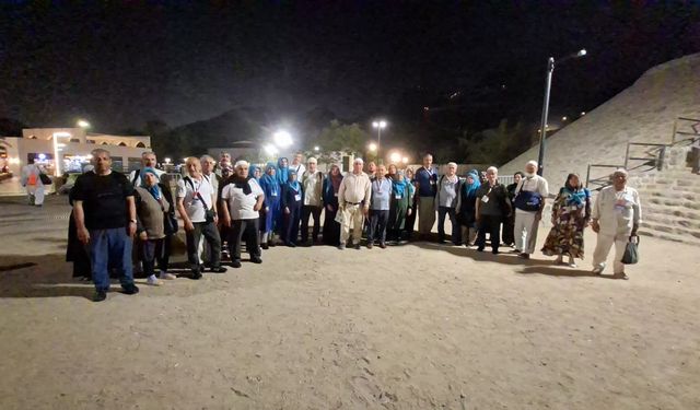Umrecilerden Hira Nur Dağı'na Manevi Ziyaret
