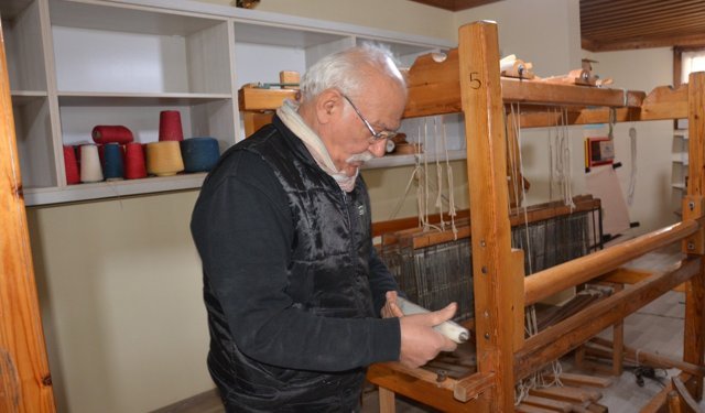 Babadağ’da El Dokuma Geleneği Yeniden Hayat Buluyor