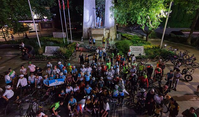 400 Bisikletli Dünya Bisiklet Günü’nde pedal çevirdi