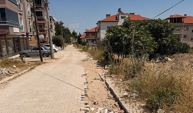 Buldan’da bozulan yollar vatandaşları mağdur etti