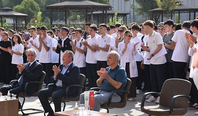 Dostek Koleji’nde eğitim öğretim yılı törenle başladı