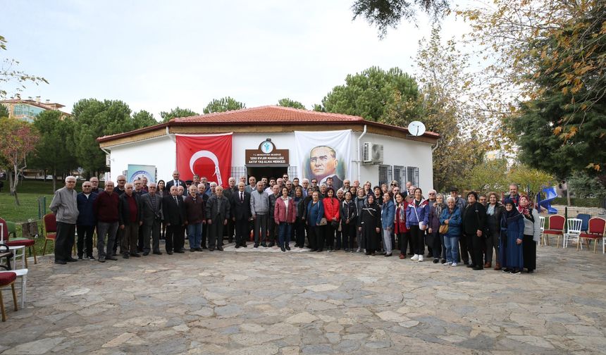Aktif Yaş Alma Merkezi'nde Öğretmenler Günü Kutlandı