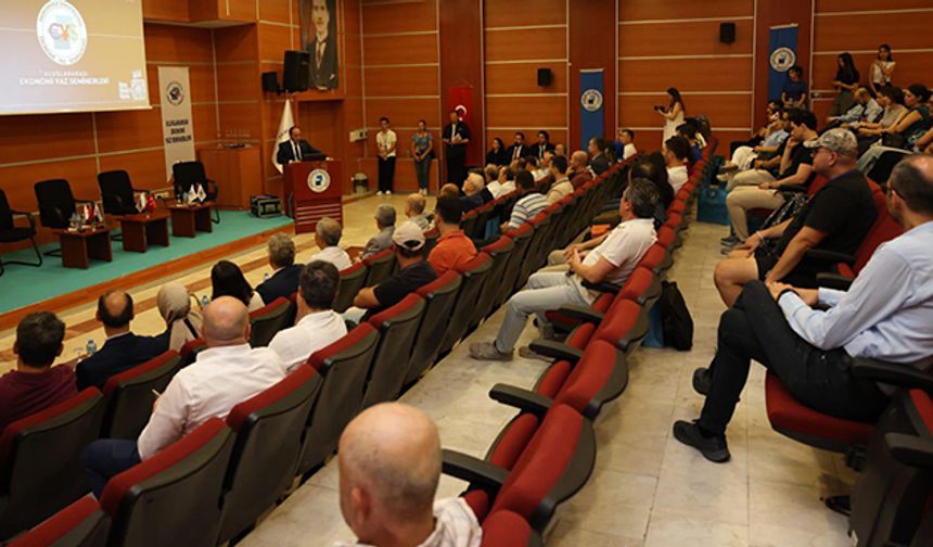 PAÜ’de Uluslararası Ekonomi Yaz Seminerleri düzenlendi