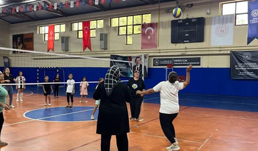 Aileler çocuklarıyla birlikte sporun keyfini çıkardı