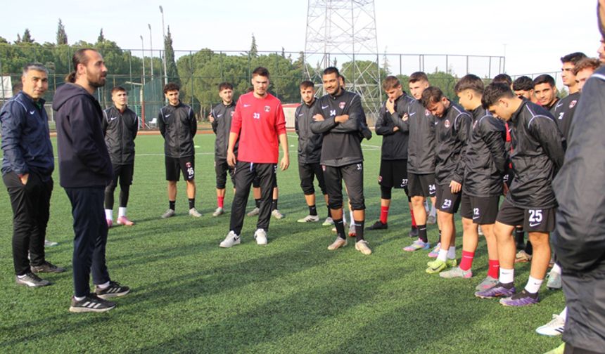 Denizli İdmanyurdu, lider Kütahyaspor karşısında galibiyet peşinde