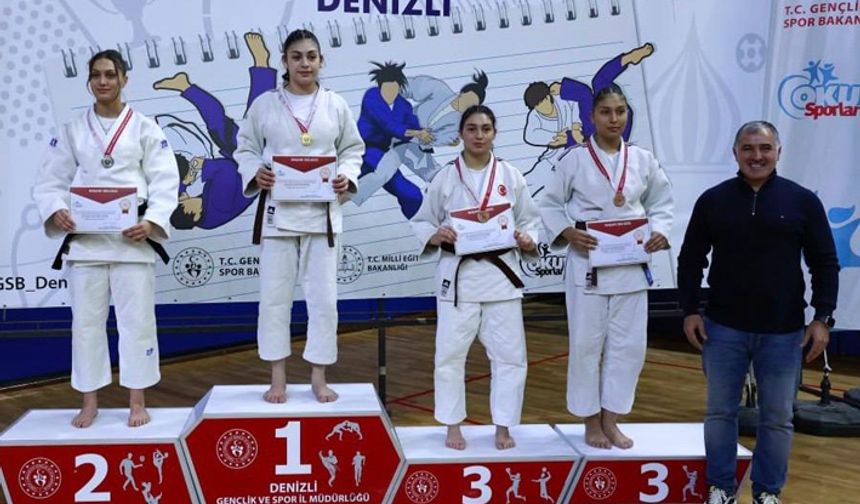 Denizli’de Judo Gençler Grup Şampiyonası sona erdi