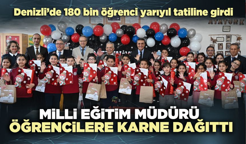 Milli Eğitim Müdürü öğrencilere karne dağıttı