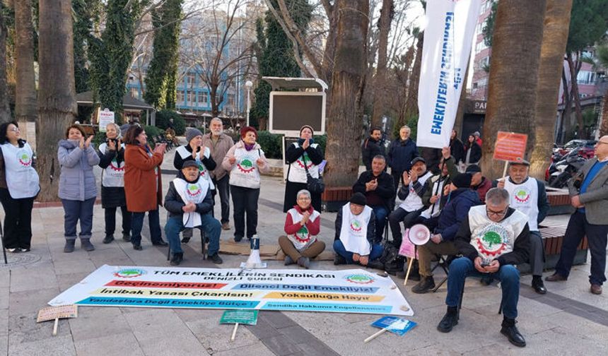 Emekliler alanları terk etmiyor